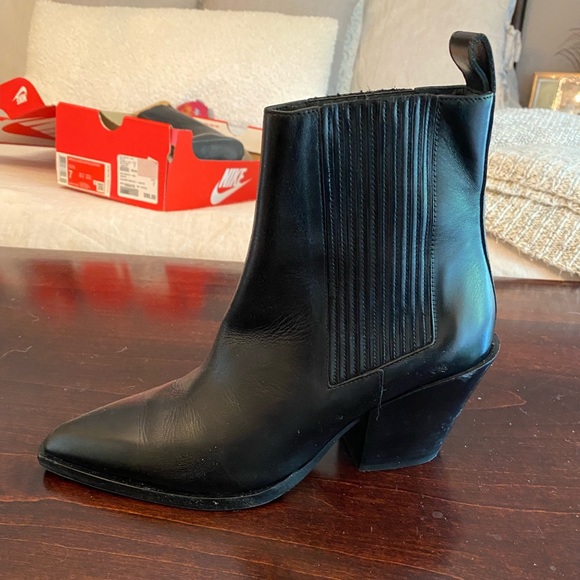 Aeyde Ankle Boots ‘Kate’ - Picture 2 of 4